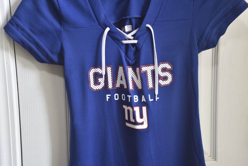 NFL Apparel Women's New York Giants Lace up shirt Sz M 428